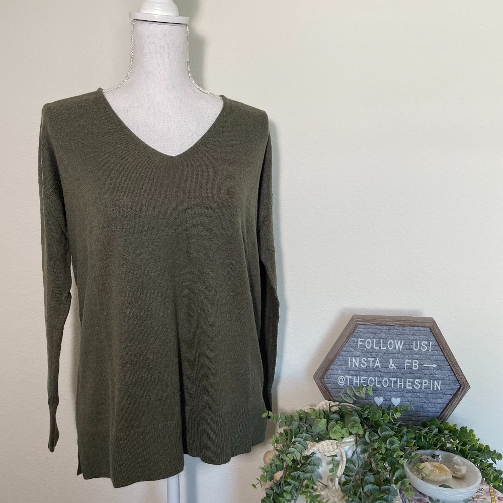 Loft V-neck Sweater in olive